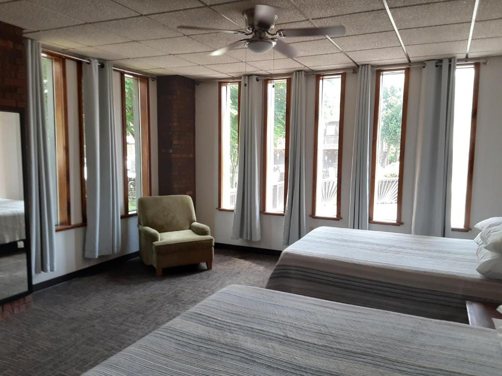 Standard Queen Room interior